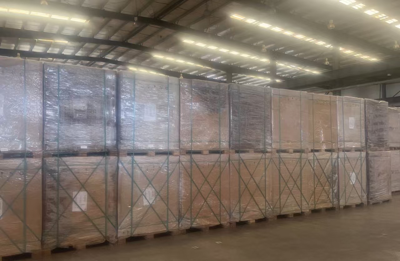 Freight-ready solar inverter order with documentation